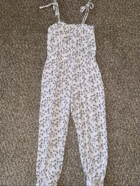 🛍  PRETTY LITTLE GIRLS ROMPER SIZE 3T 🛍